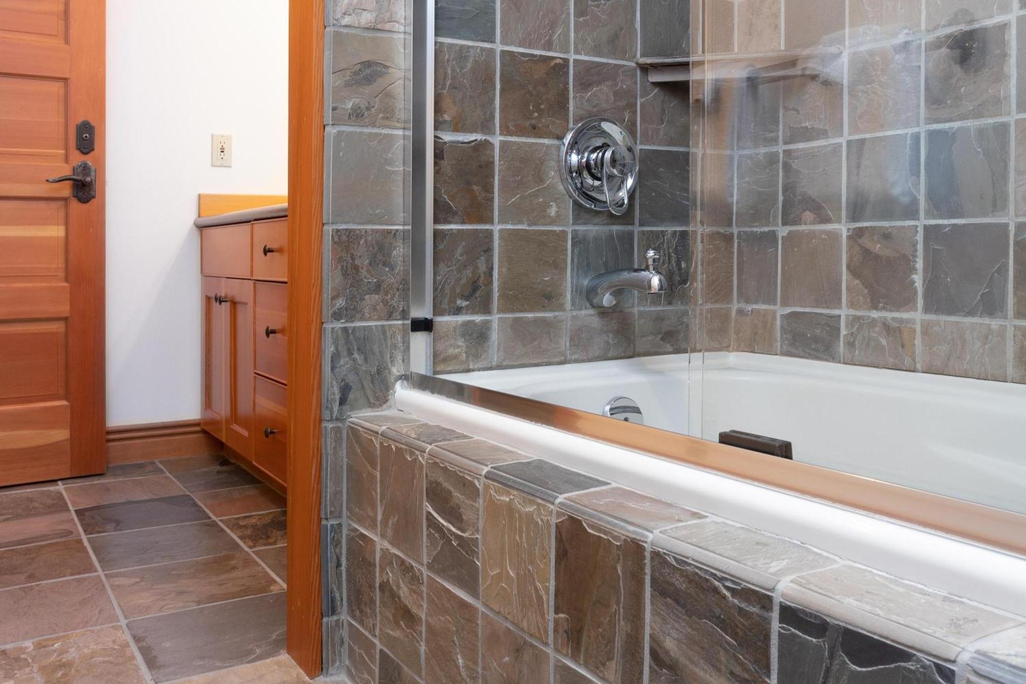 Holiday home Pinnacle Ridge 06 Whistler